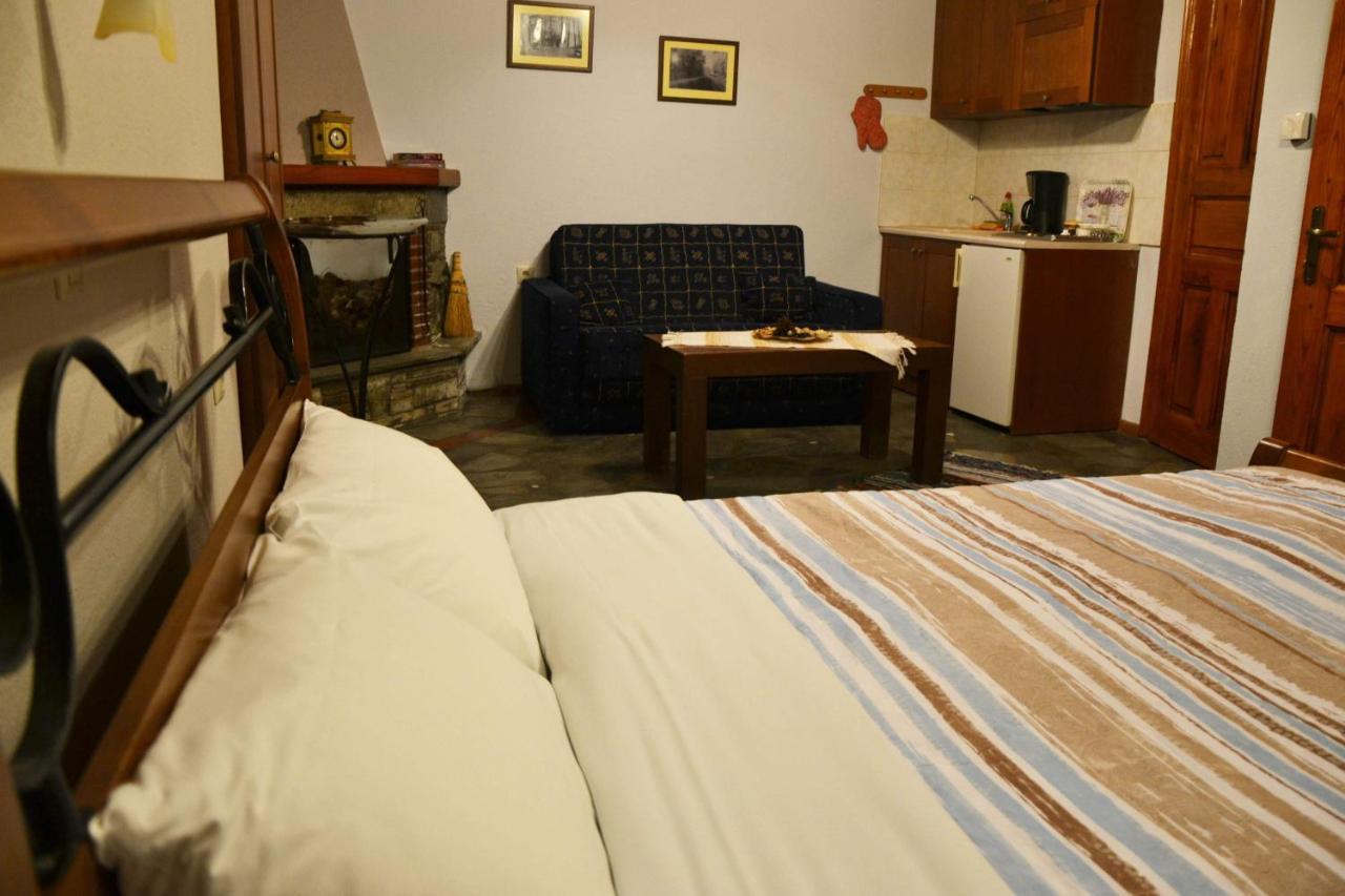 Φιλυρέα - Ενοικιαζόμενα Δωμάτια ซาโกรา ภายนอก รูปภาพ